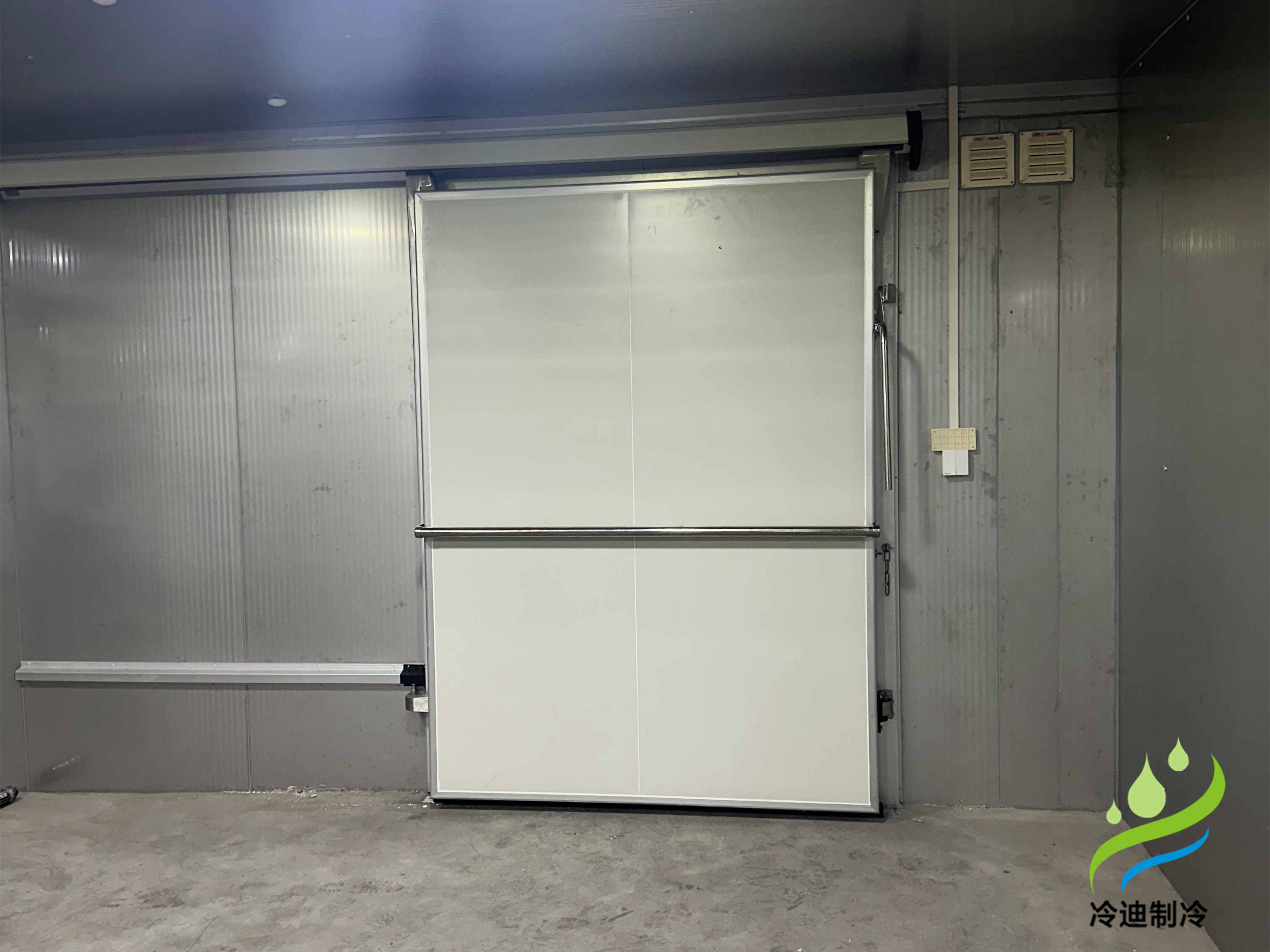 蓋一個冷庫大概要多少錢一平方？